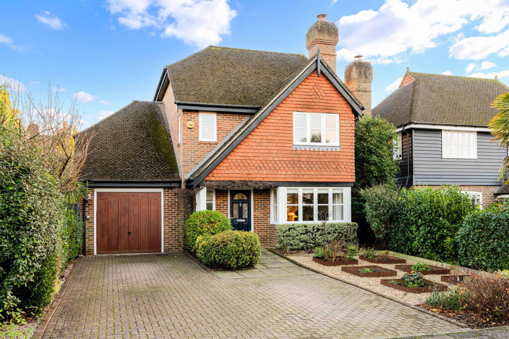 Main image of property: Greshams Way, Edenbridge, Kent, TN8 5NY