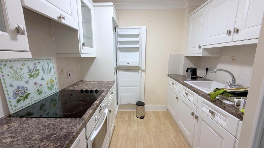 21 Wannock Road, Eastbourne photo 5