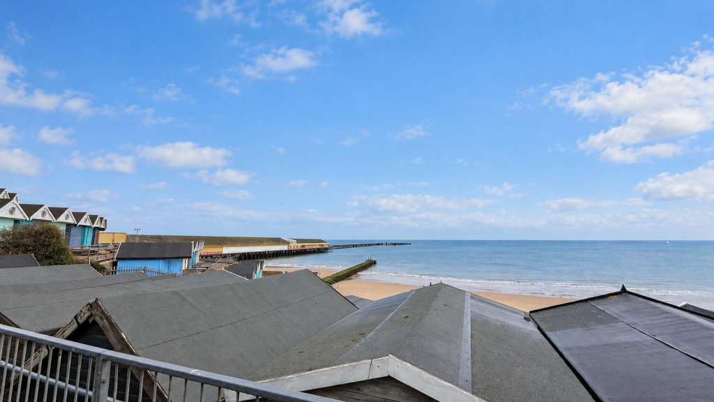 Southcliff, Walton-on-the-naze photo 3