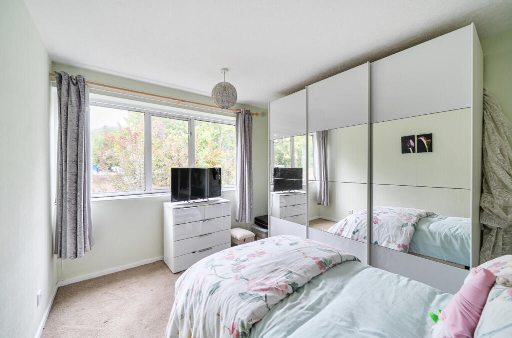 House in London - View 5