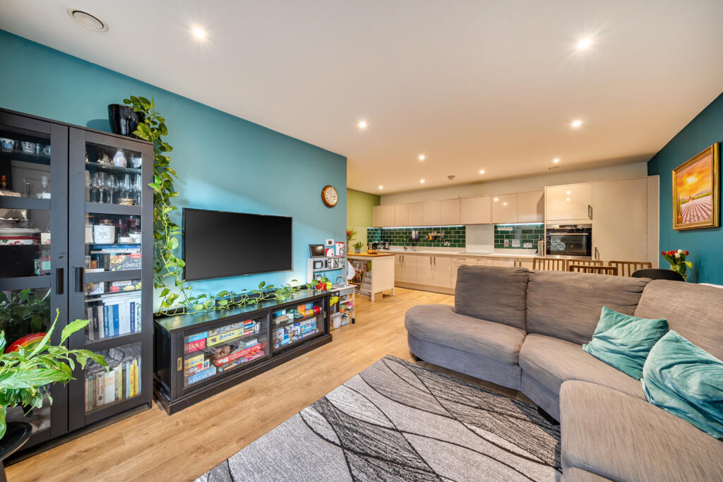 Main image of property: Lomond Grove, London