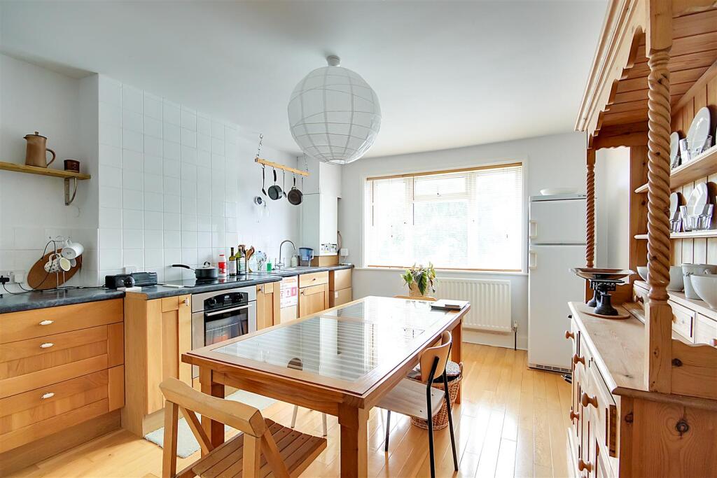 Apartment in Worthing, West Worthing - View 3