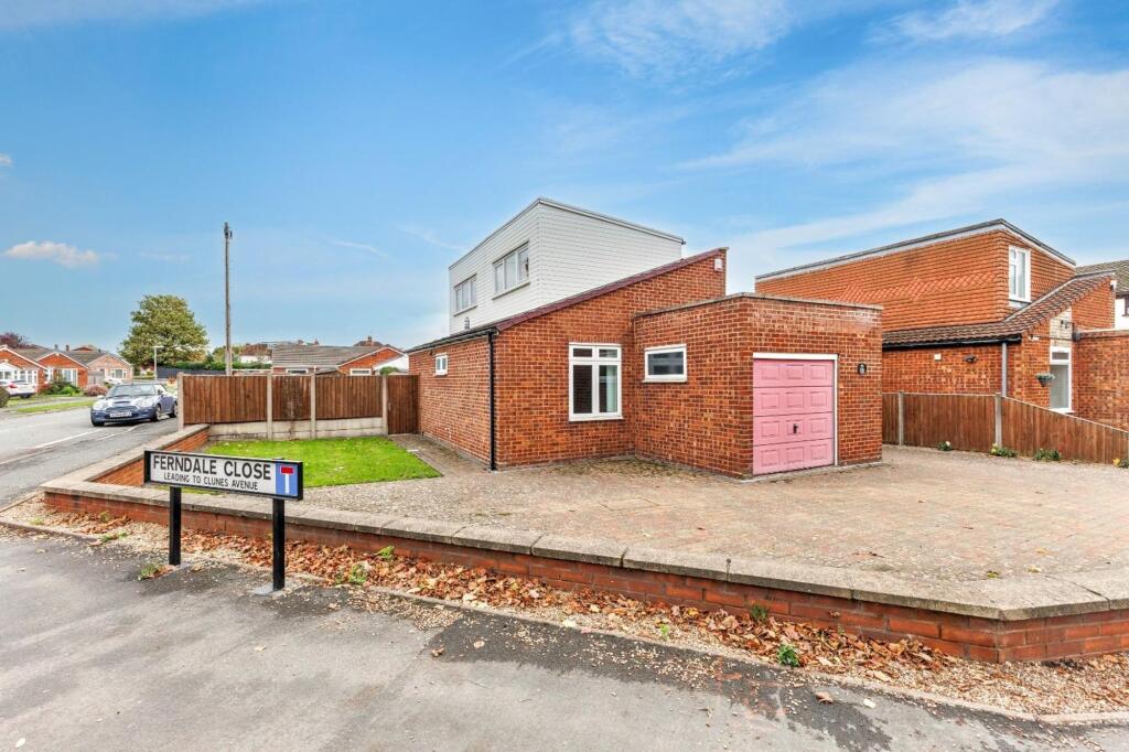 Main image of property: Higham Lane, Nuneaton, CV11