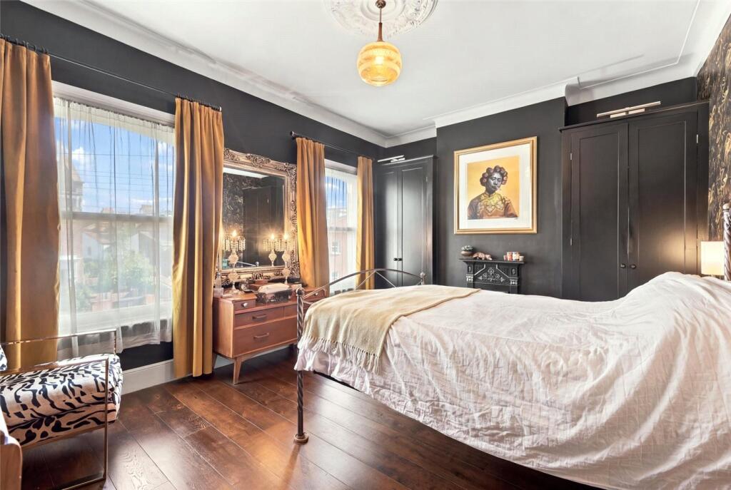House in London - View 5
