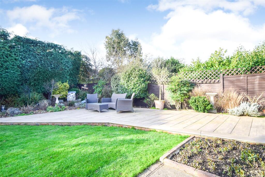House in Hart, Yateley - View 5