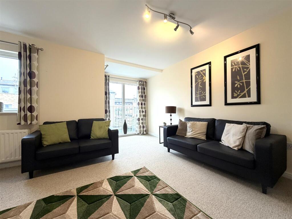 Broomhill Way, Poole photo 4