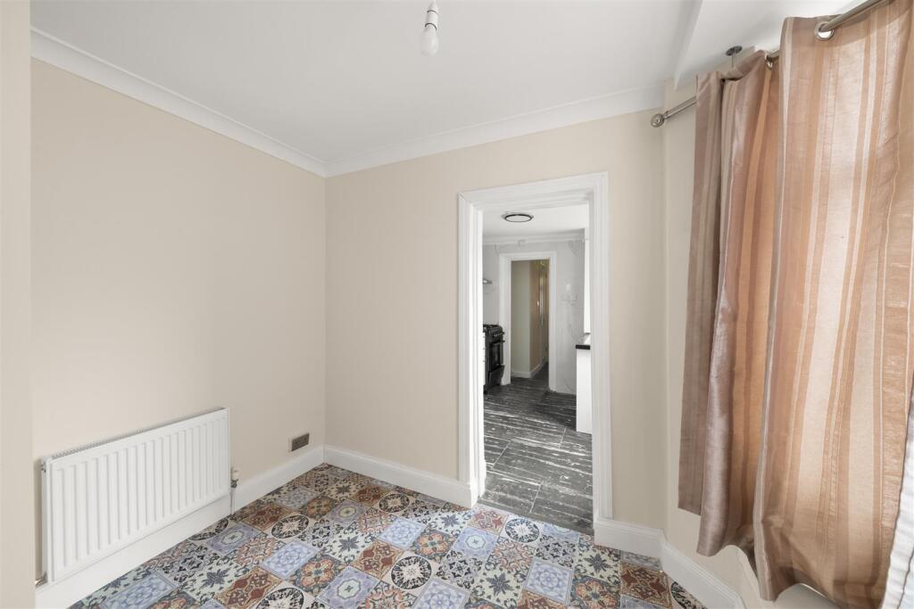 House in London, Hounslow West - More