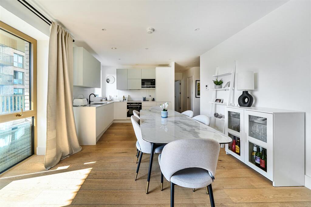 Apartment in Twickenham - View 4