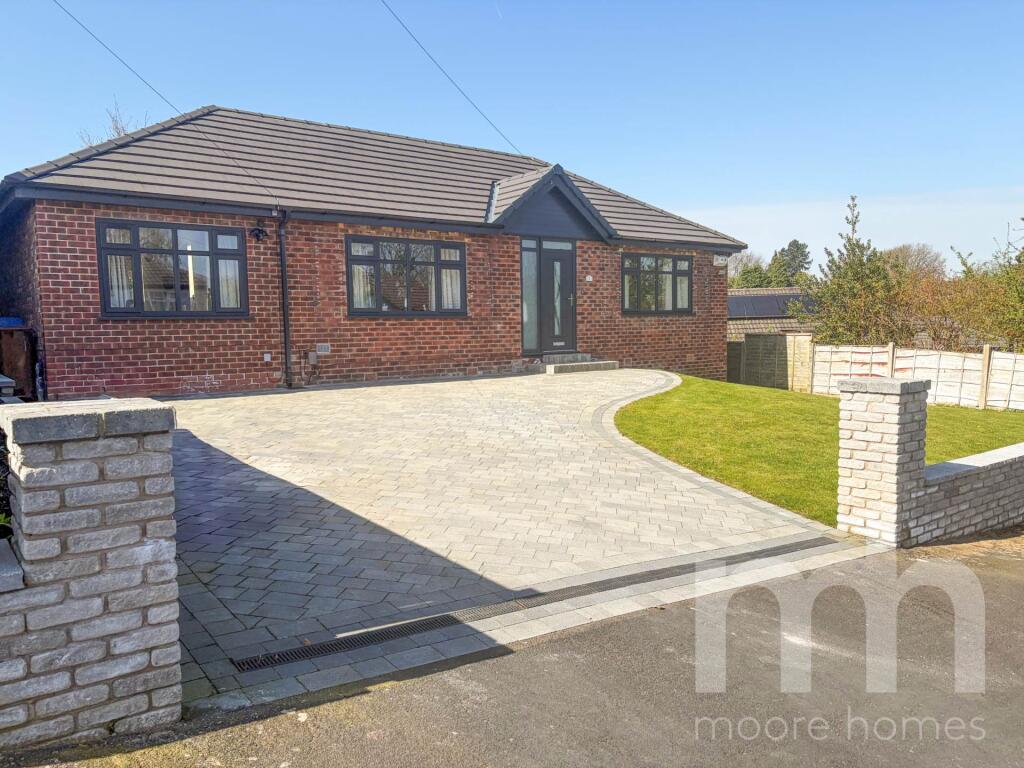3-bed detached on PINE ROAD, Bramhall SK7 2JN, £500,000