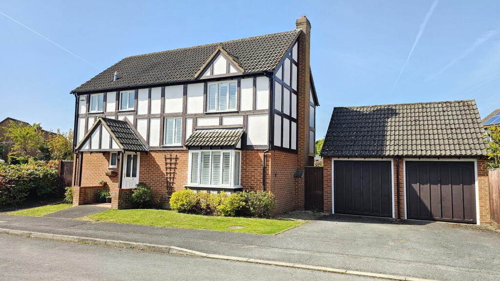 Main image of property: Hurford Drive, Thatcham RG19 4WA