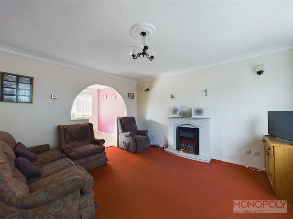 Ffordd Mon, Wrexham, LL11 photo 3