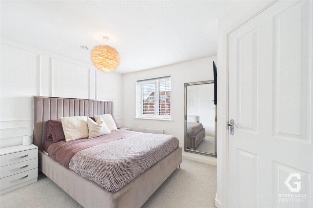 House in Crawley, Forge Wood - View 5