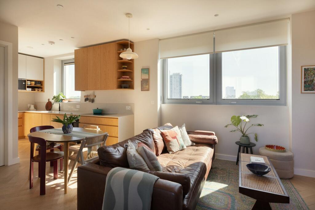 1 Maple Path, London, E5 - View 3