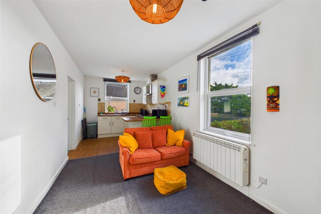 Apartment in Truro - View 5
