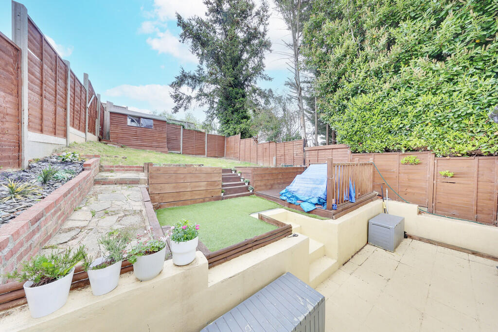 Broomwood Road, Orpington photo 4