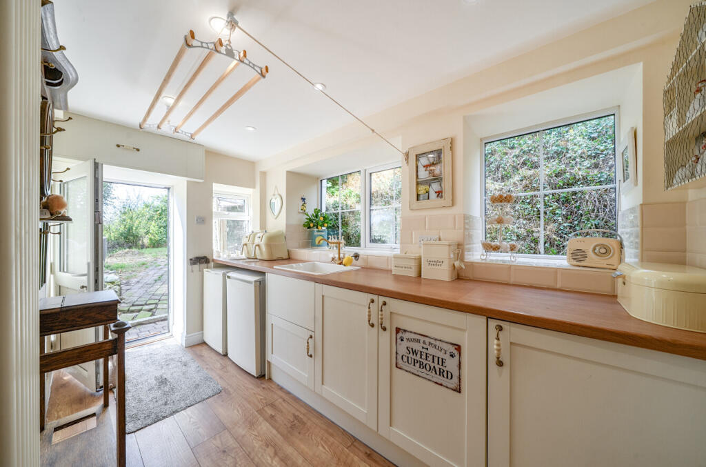 House in Shrewsbury, Staylittle, Trefeglwys - View 5