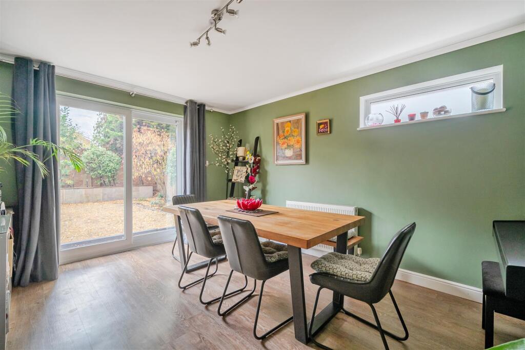 House in Twyford, Wokingham - View 4