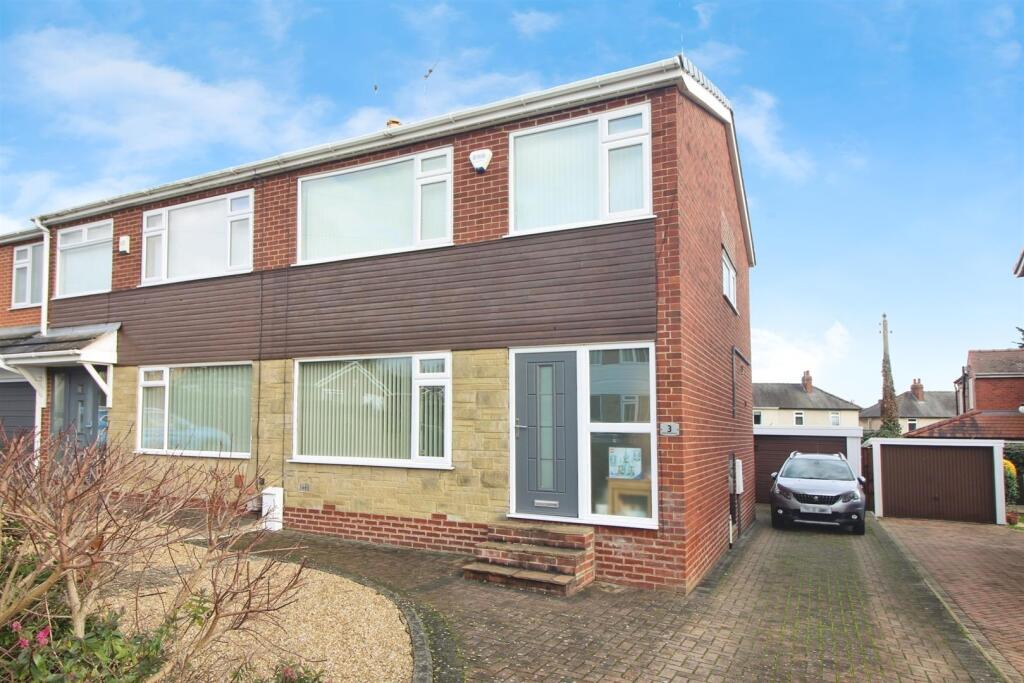 Main image of property: Parkways Avenue, Oulton, Leeds