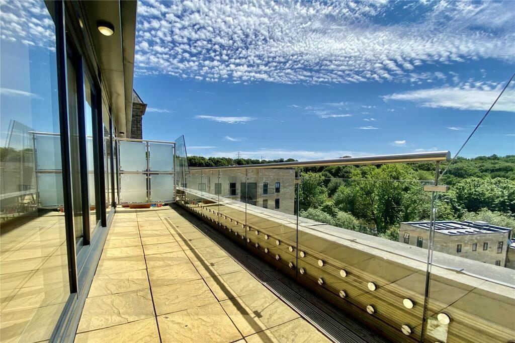 Main image of property: Low Lane, Leeds, West Yorkshire, LS18