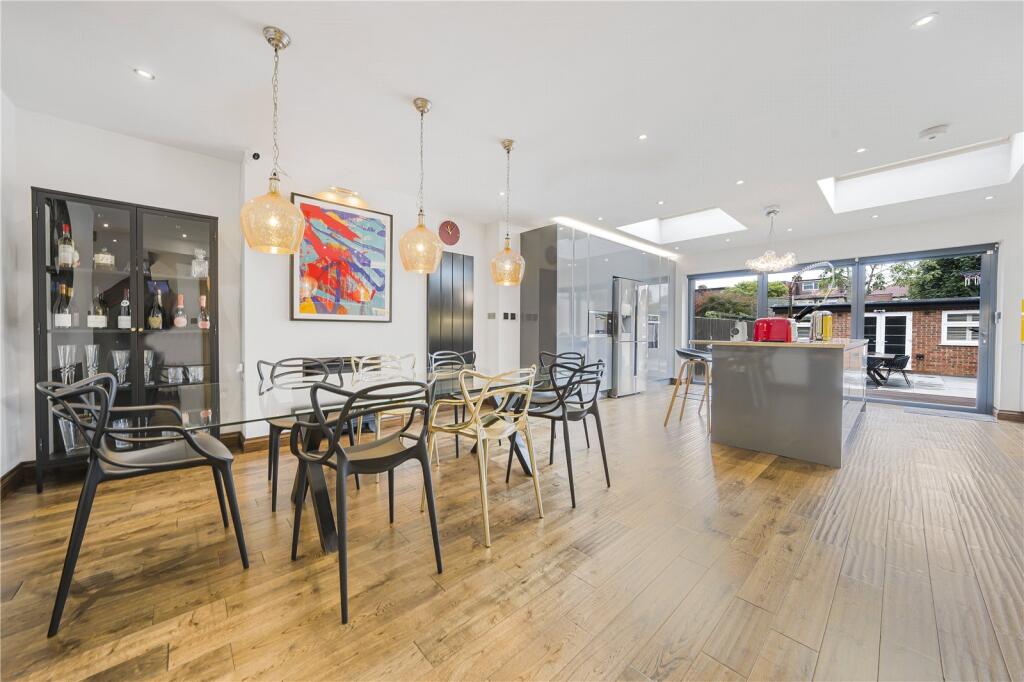 House in Twickenham - View 5