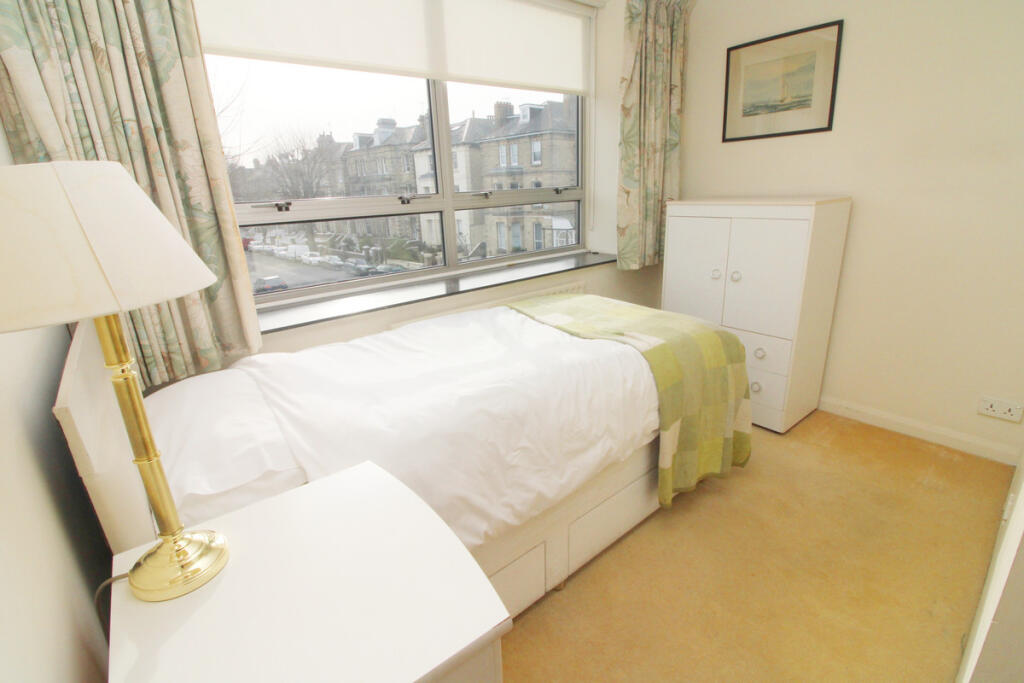 Apartment in Hove, Brighton and Hove - View 6