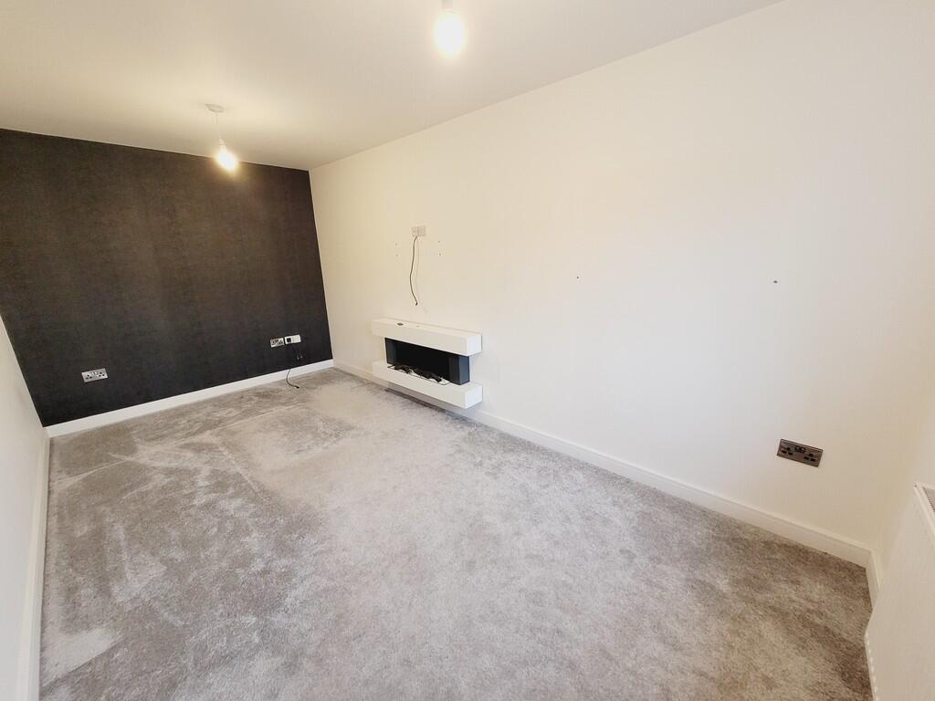 House in Huddersfield - View 5