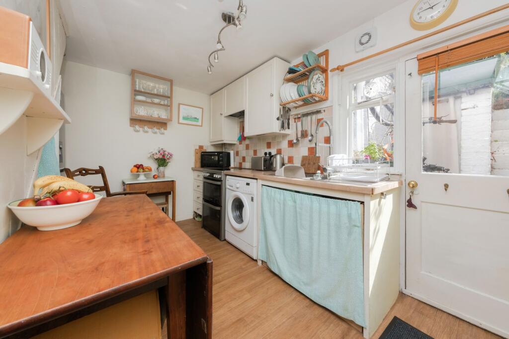 Valence Road, Lewes, BN7 photo 4