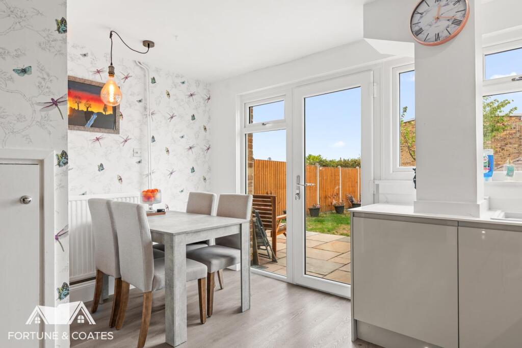 House in Harlow, Brays Grove - View 5