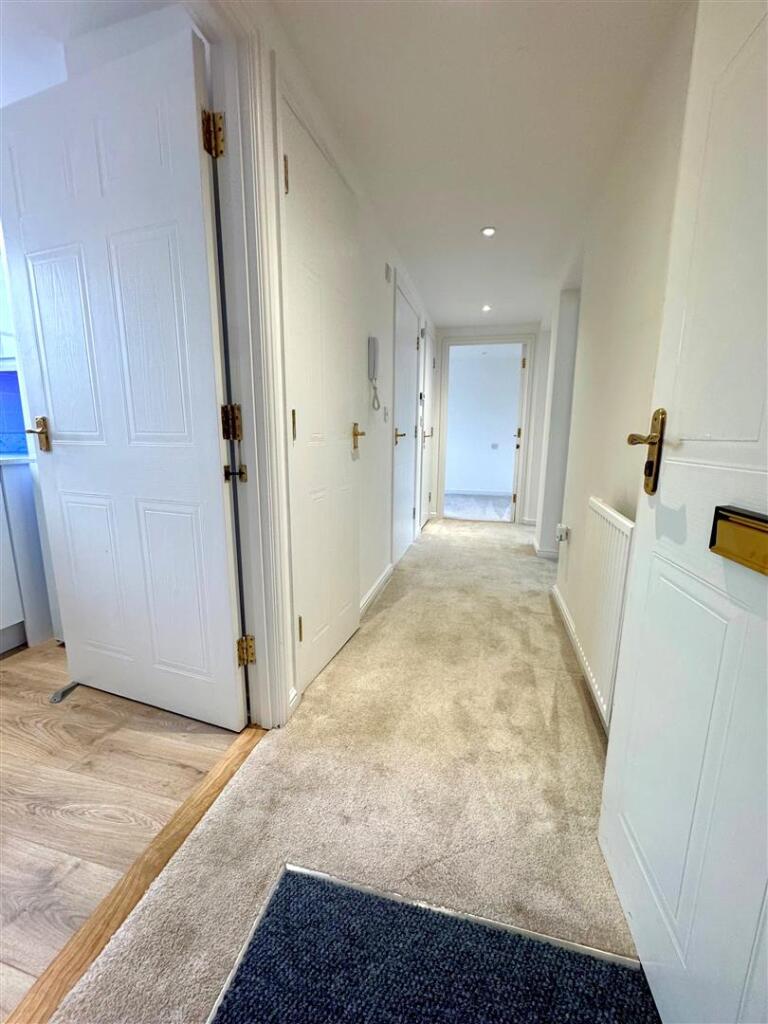 Apartment in Fareham, Whiteley - View 3