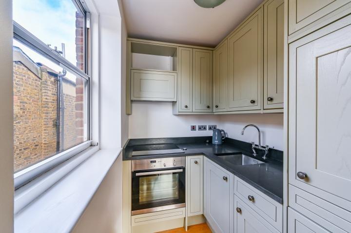 Apartment in London, Royal Borough of Kensington and Chelsea - More