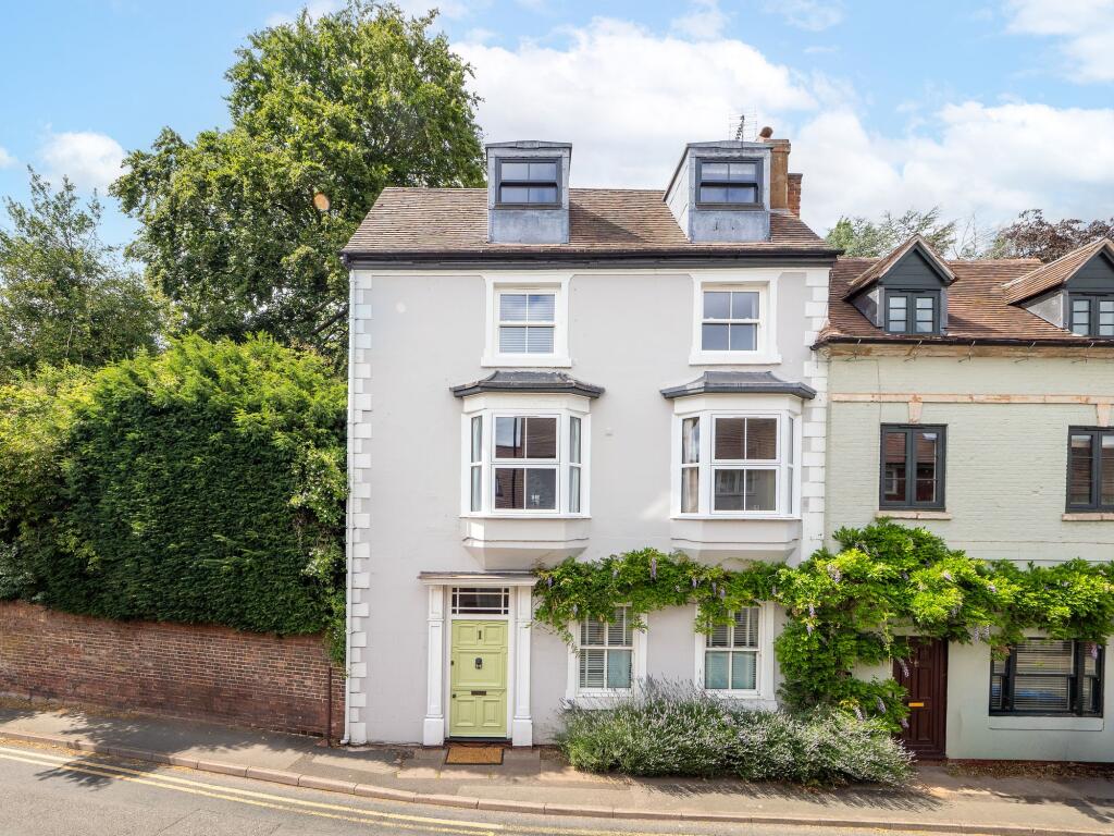 Main image of property: New Street, Kenilworth, CV8
