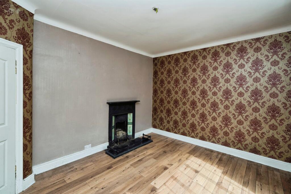 House in Wirral, Liverpool City Region - View 5