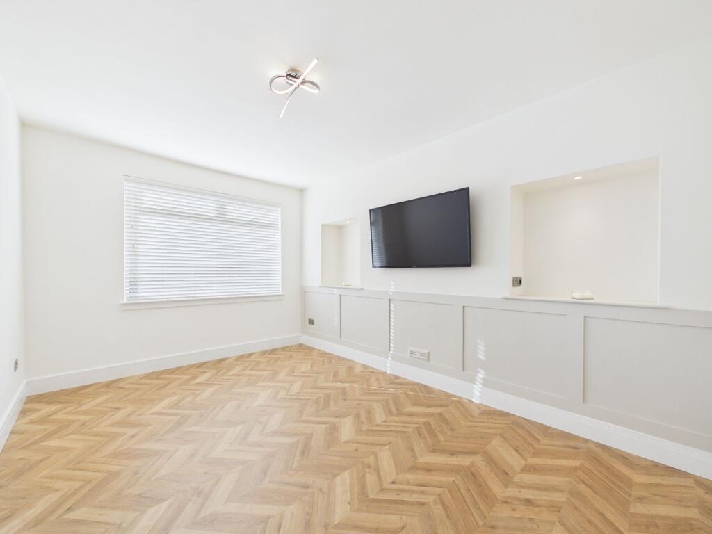 House in Motherwell, South Lanarkshire - More
