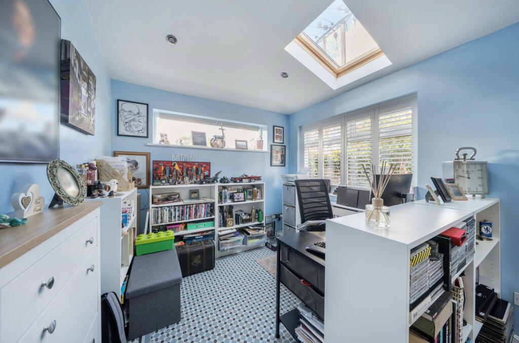 House in Caddington, Central Bedfordshire - View 5