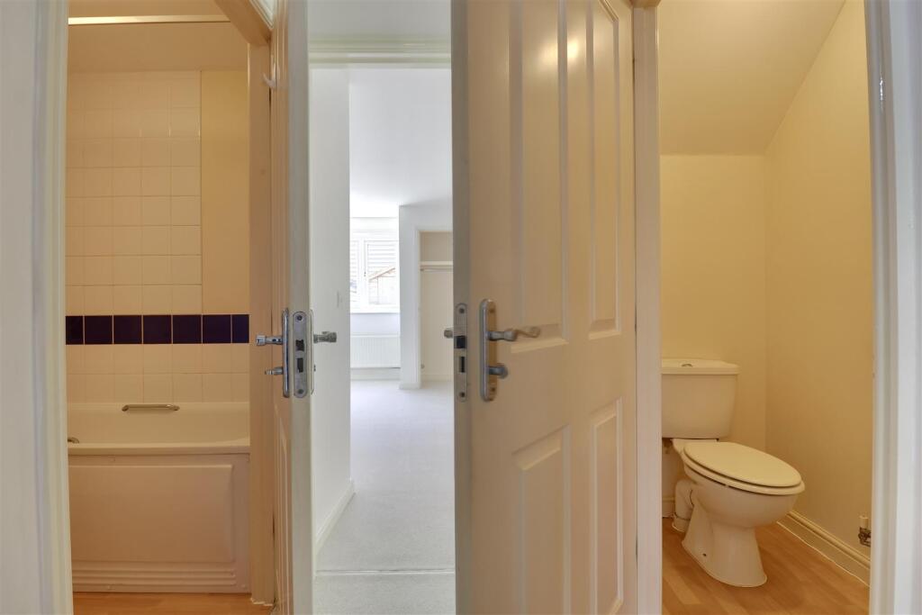 Apartment in Havant, Leigh Park - More