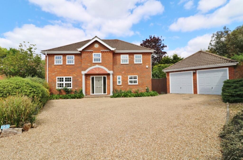 4-bed detached on Old Priory Close, Hamble, SO31, £850,000