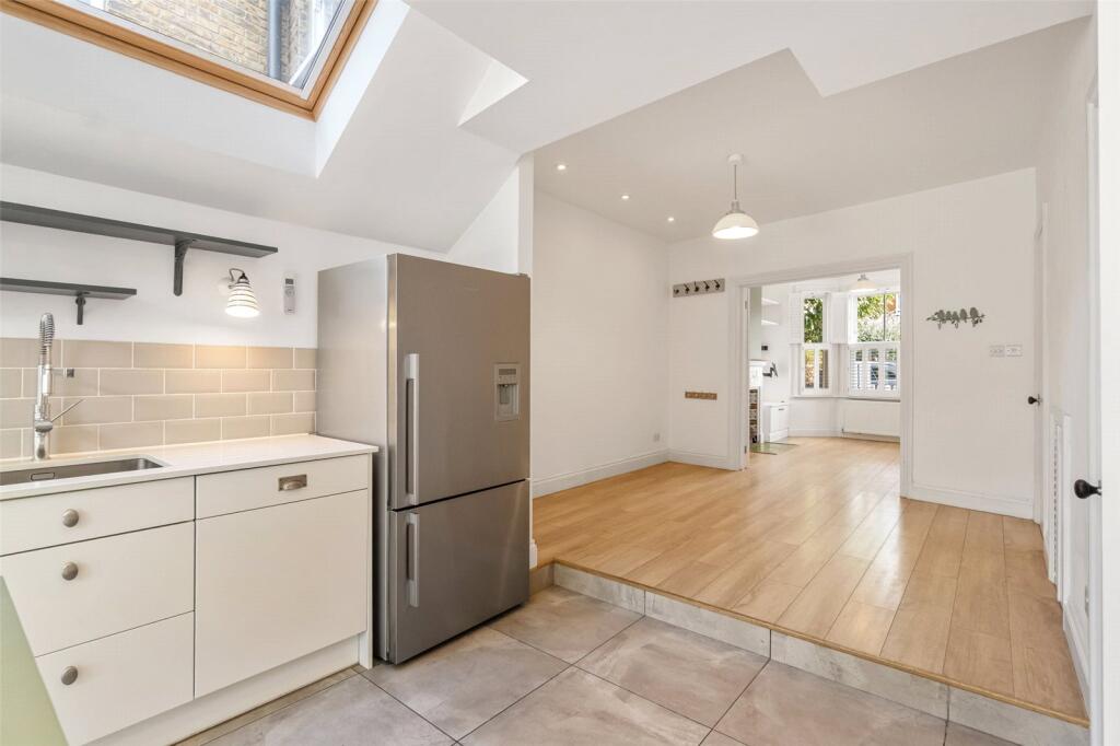 House in Twickenham - View 5