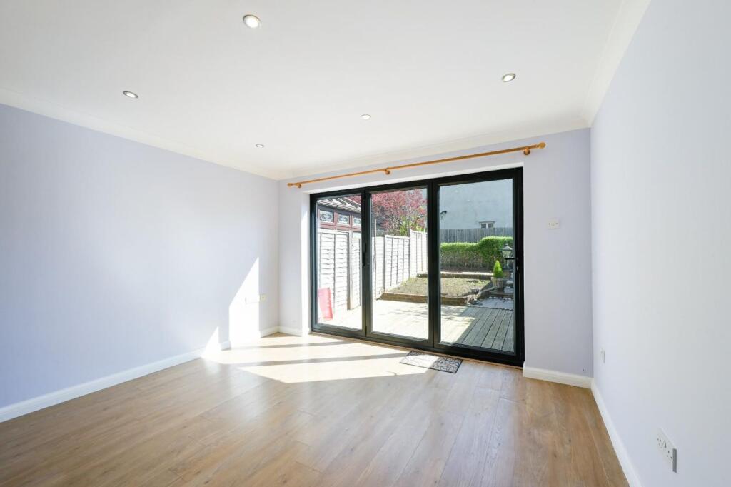 House in Reigate and Banstead, Surrey - View 5