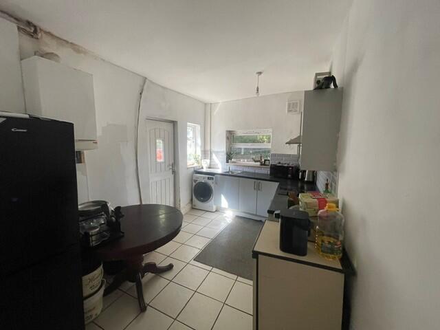 House in Salford, Greater Manchester - View 5