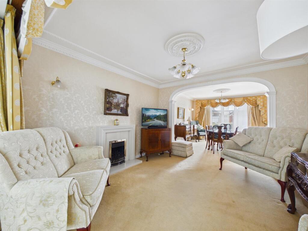 House in North Tyneside, Marden, Cullercoats - More