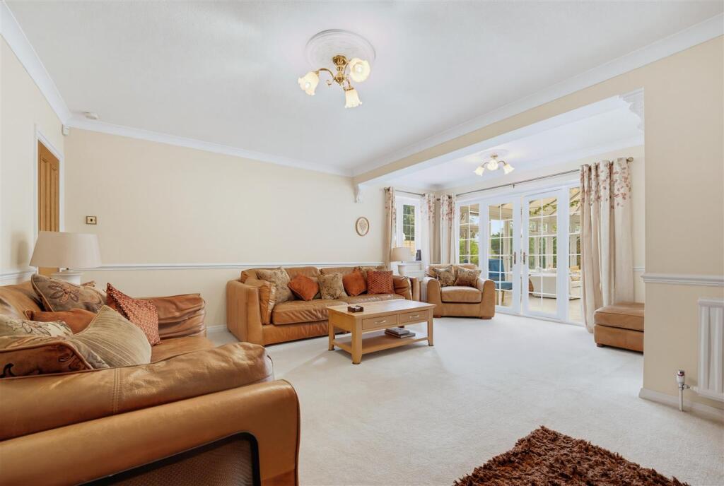 House in Richings Park, Iver - View 3