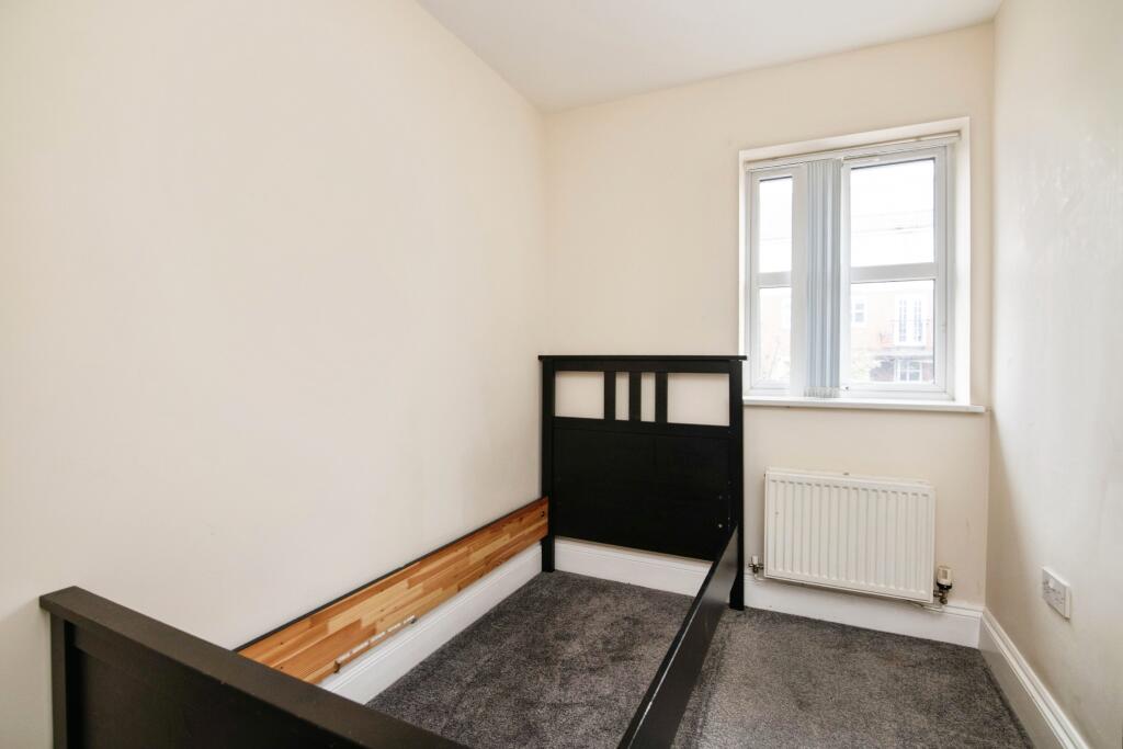 Heath Lane, West Bromwich, B71 photo 4