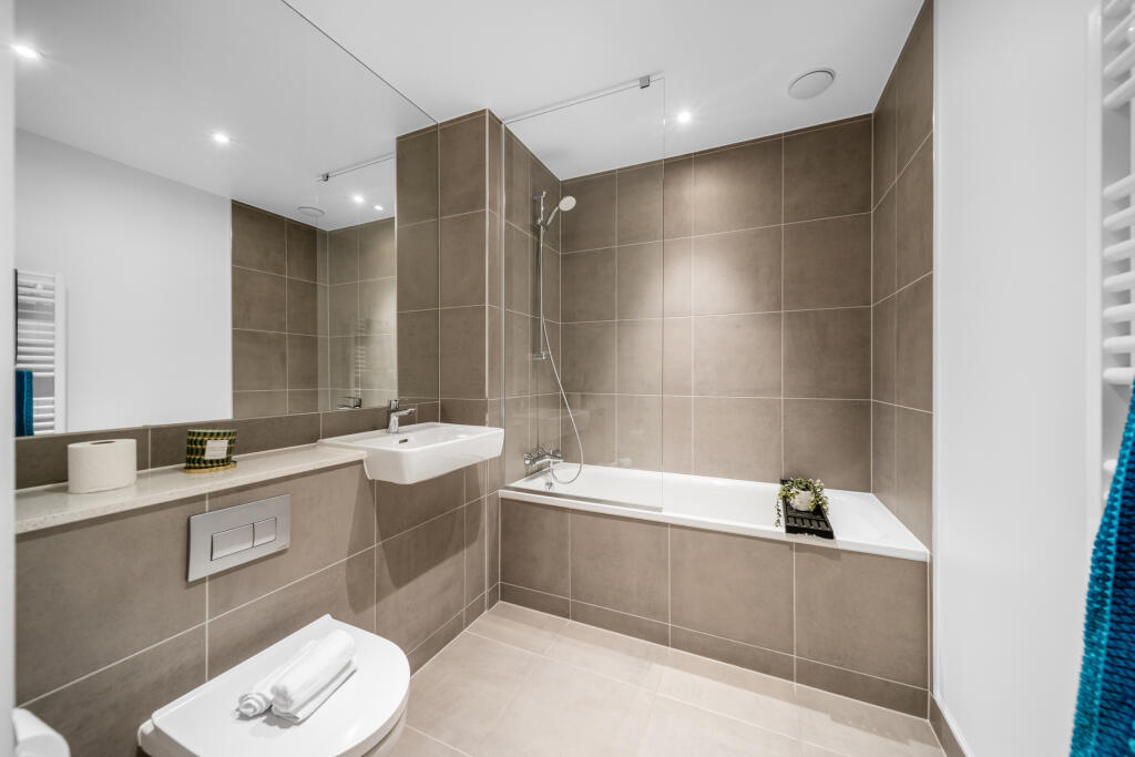 Apartment in Southall - View 2