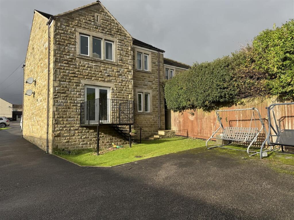 Main image of property: 11 Deer Hill Court, Meltham HD9