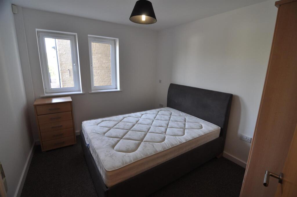 Apartment in Bradford - View 4