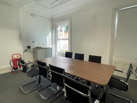 Photo 4. Suite D FF.
