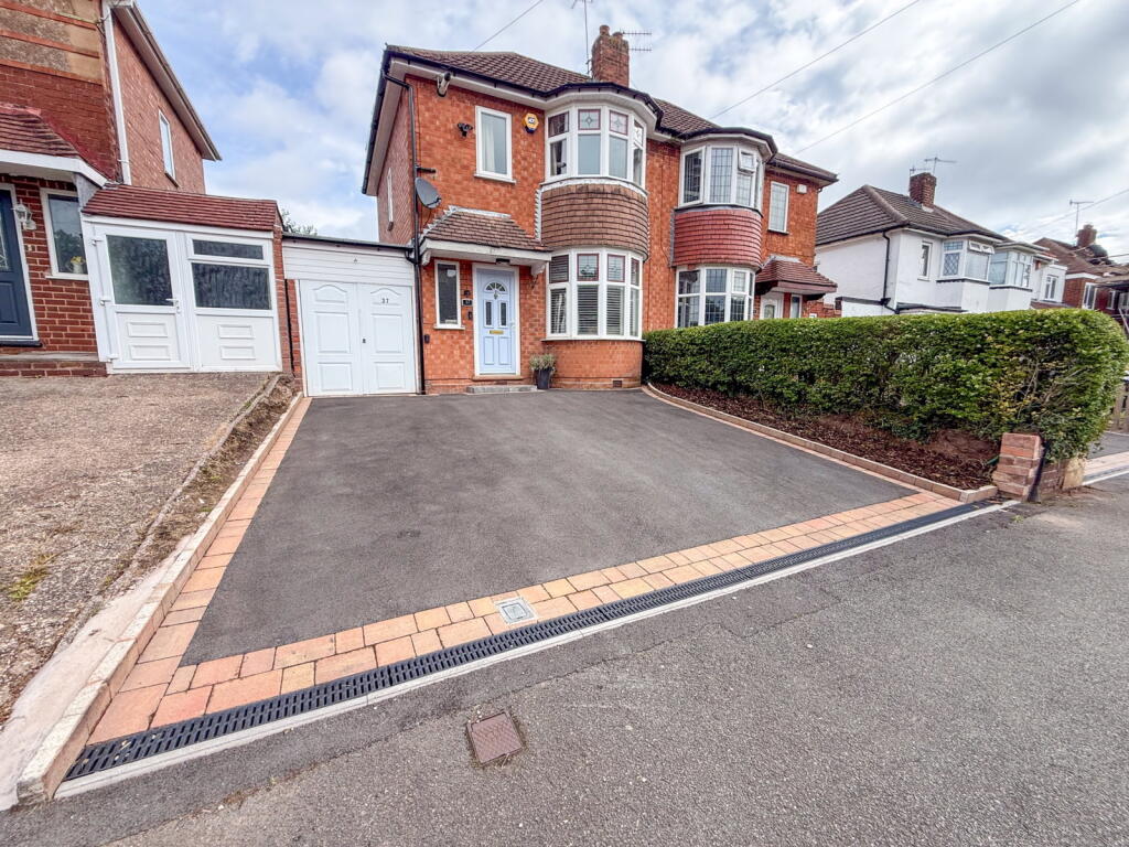 Main image of property: West Park Avenue, Birmingham, B31