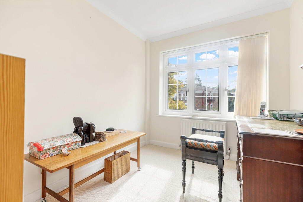 House in Guildford - View 5