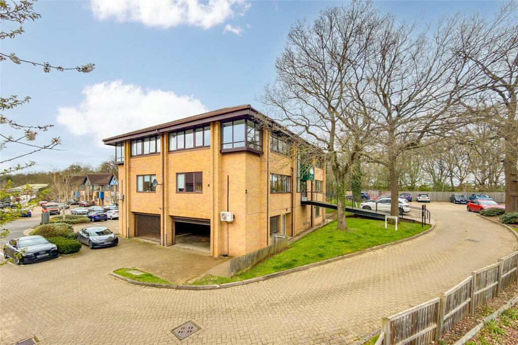 Sandridge Park, Porters Wood, St. Albans, Hertfordshire, AL3