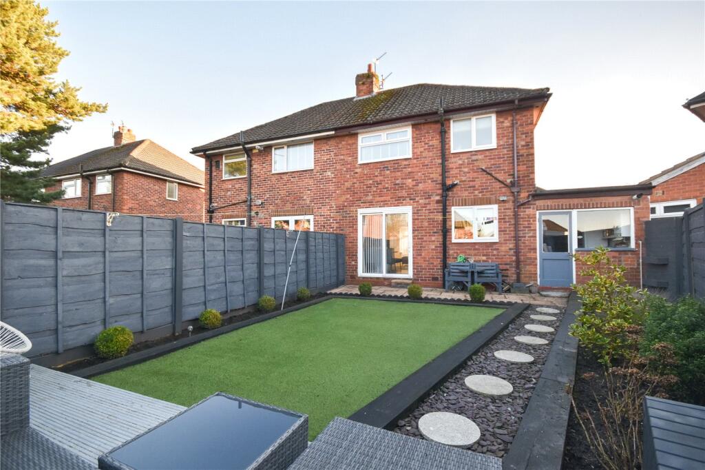 House in Tameside, Greater Manchester - View 4